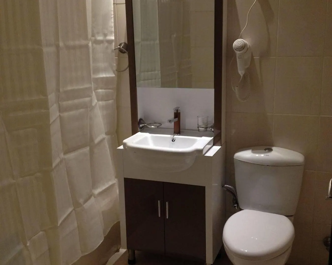 Sharjah International Airport Hotel 2*,  Emiratos Árabes Unidos